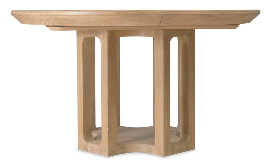 Banyon Bay Round Dining Table with One 18-inch Leaf