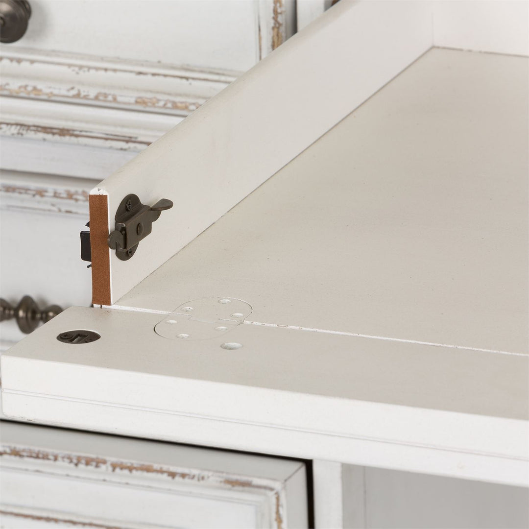 Magnolia Manor Credenza & Hutch