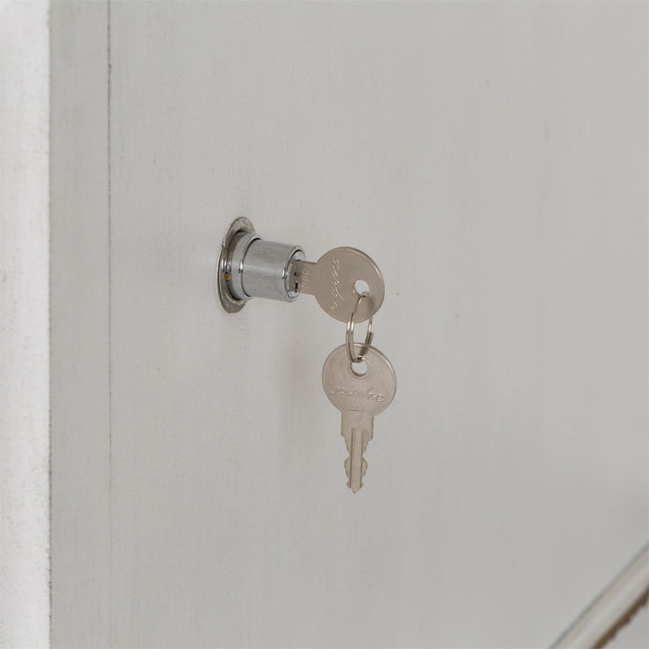 Magnolia Manor Credenza & Hutch