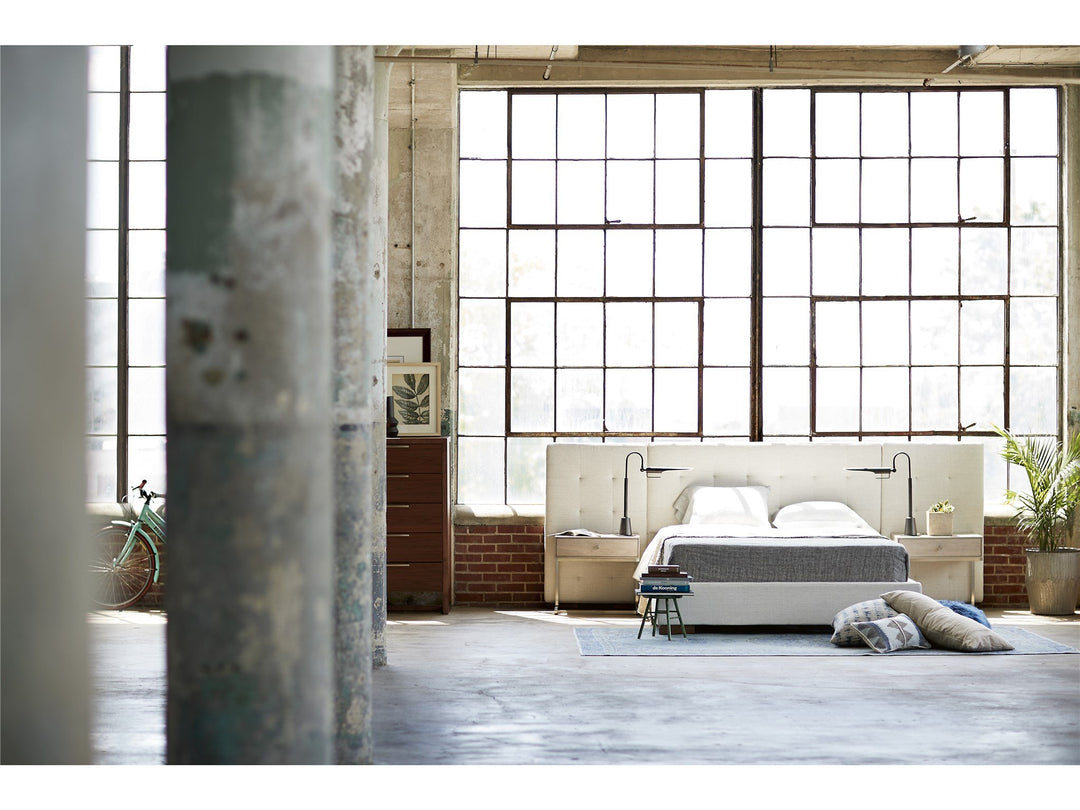 Spaces - Complete Queen Brantley Bed w/Panels