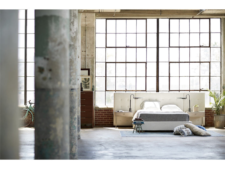 Spaces - Complete Queen Brantley Bed w/Panels