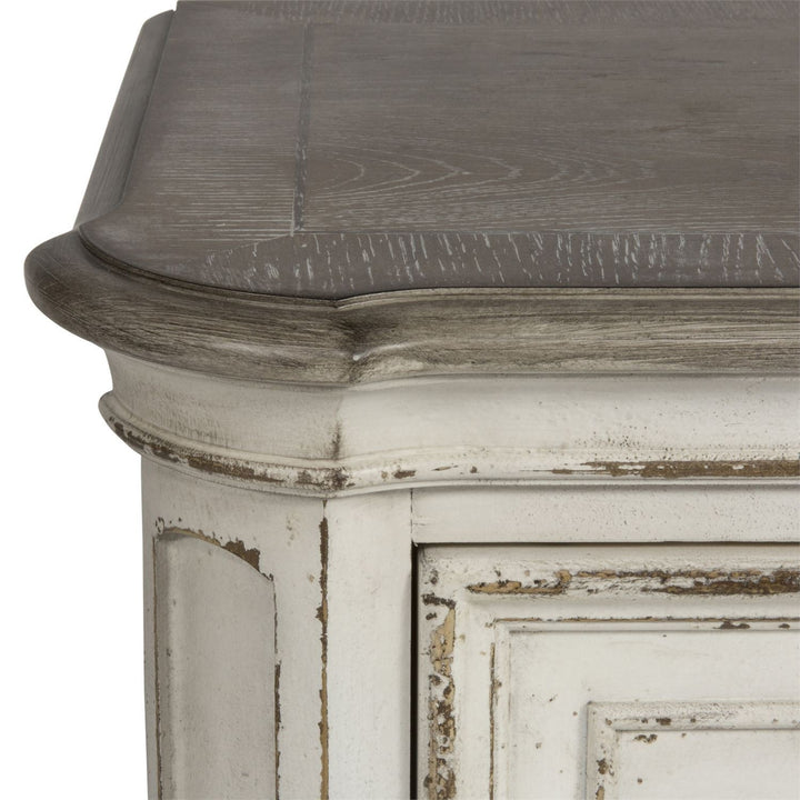 Magnolia Manor 7 Drawer Dresser