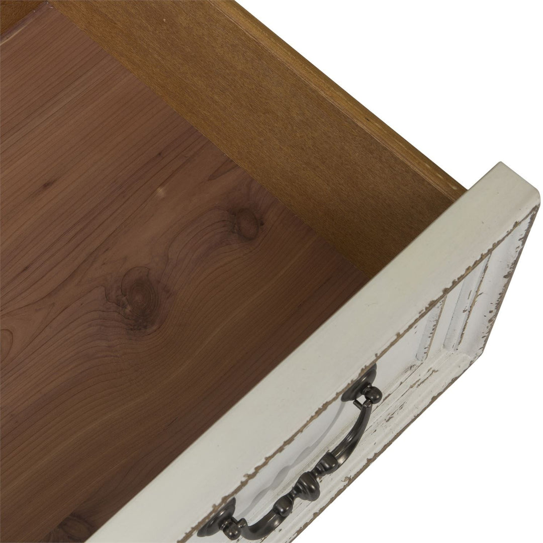 Magnolia Manor 5 Drawer Chest